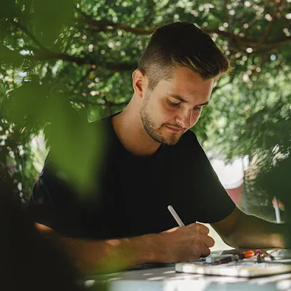 Image de Dorian Allais Graphiste culinaire & Lettering Designer, food entrepreneurs, restaurateurs, métiers de bouche
