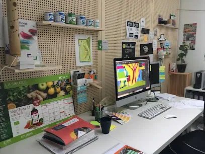 Image de Lozalide - Nathalie Calafato - Graphiste créative et à l'écoute