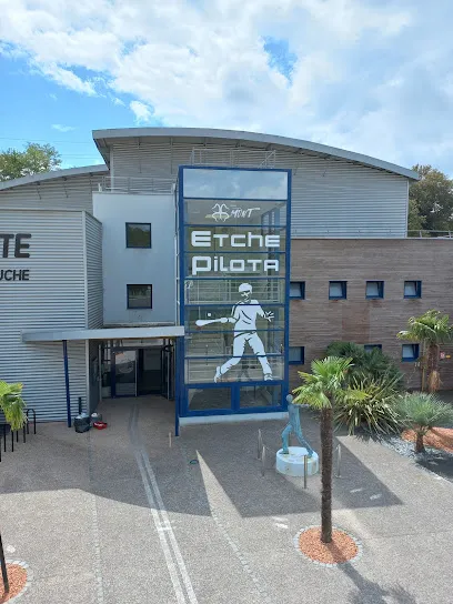 Image de PUBLIMIX, impression, marquage textile, véhicule, signalétique, enseigne, bâche, banderole, affiche