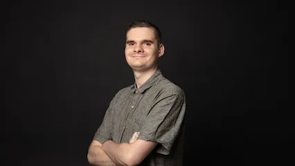 Image de TOM PUSTEL - Formation / Création graphique & vidéos IA à Grenoble